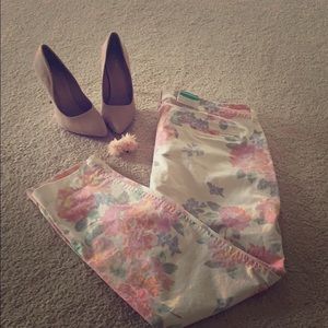New with Tags Old Navy Floral Pixie Pants